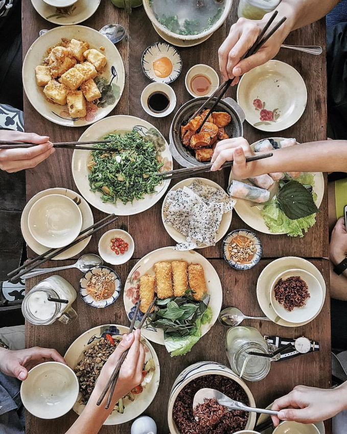 thiết kế thực đơn nhà hàng bistro