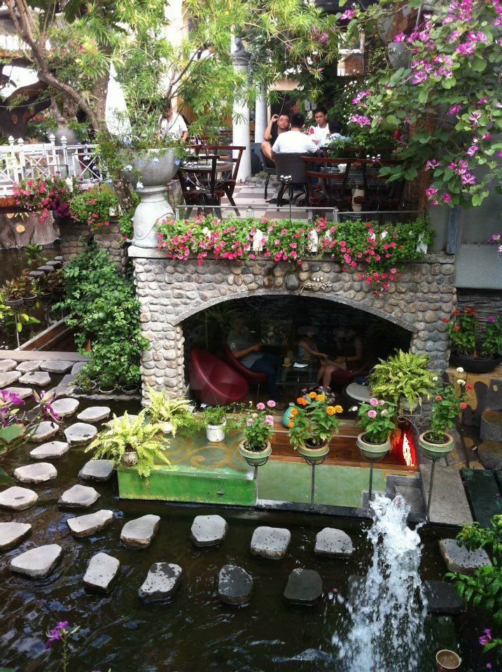 thiết kế quán cafe cá koi