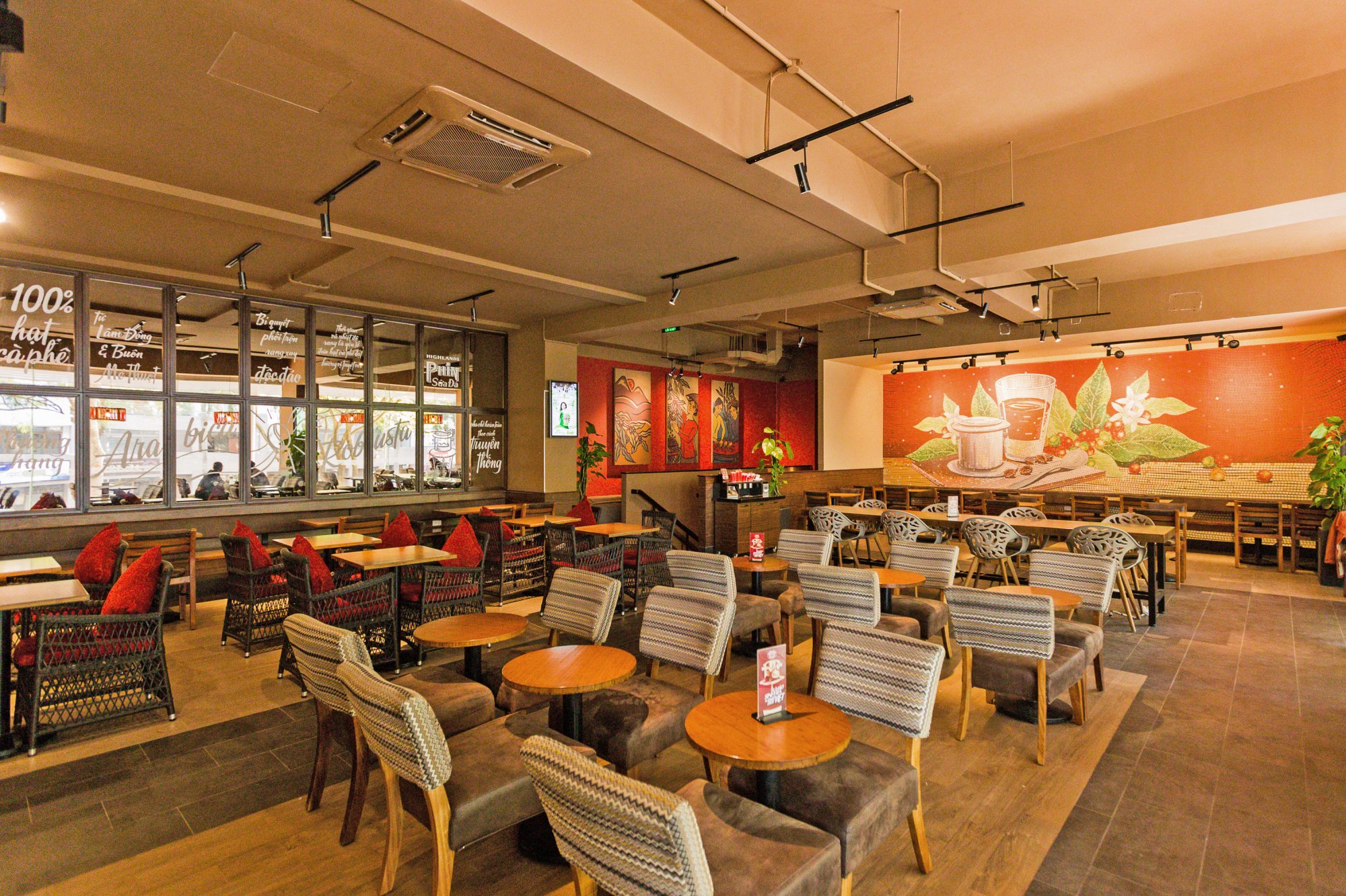 thiết kế quán cafe Highlands Coffee