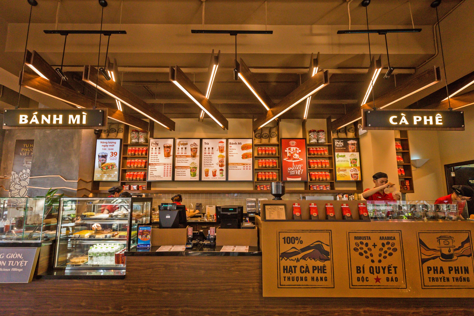 thiết kế quán cafe Highlands Coffee