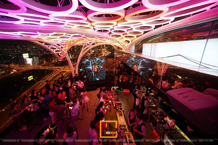 thiết kế nội thất quán bar rooftop