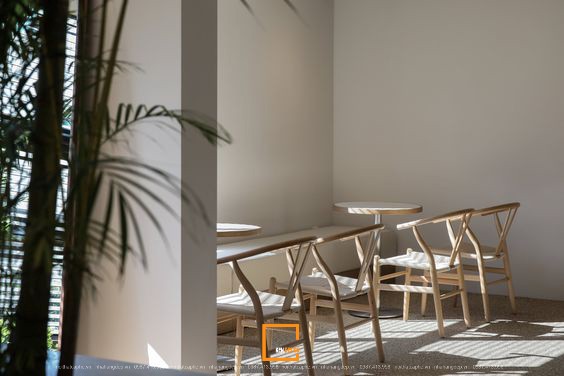 thiết kế nội thất quán cafe phong cách tối giản