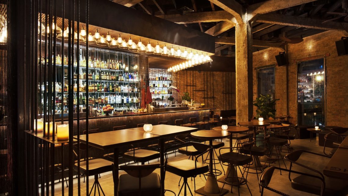Speakeasy Bar là gì? Không gian riêng tư nâng tầm trải nghiệm cá nhân