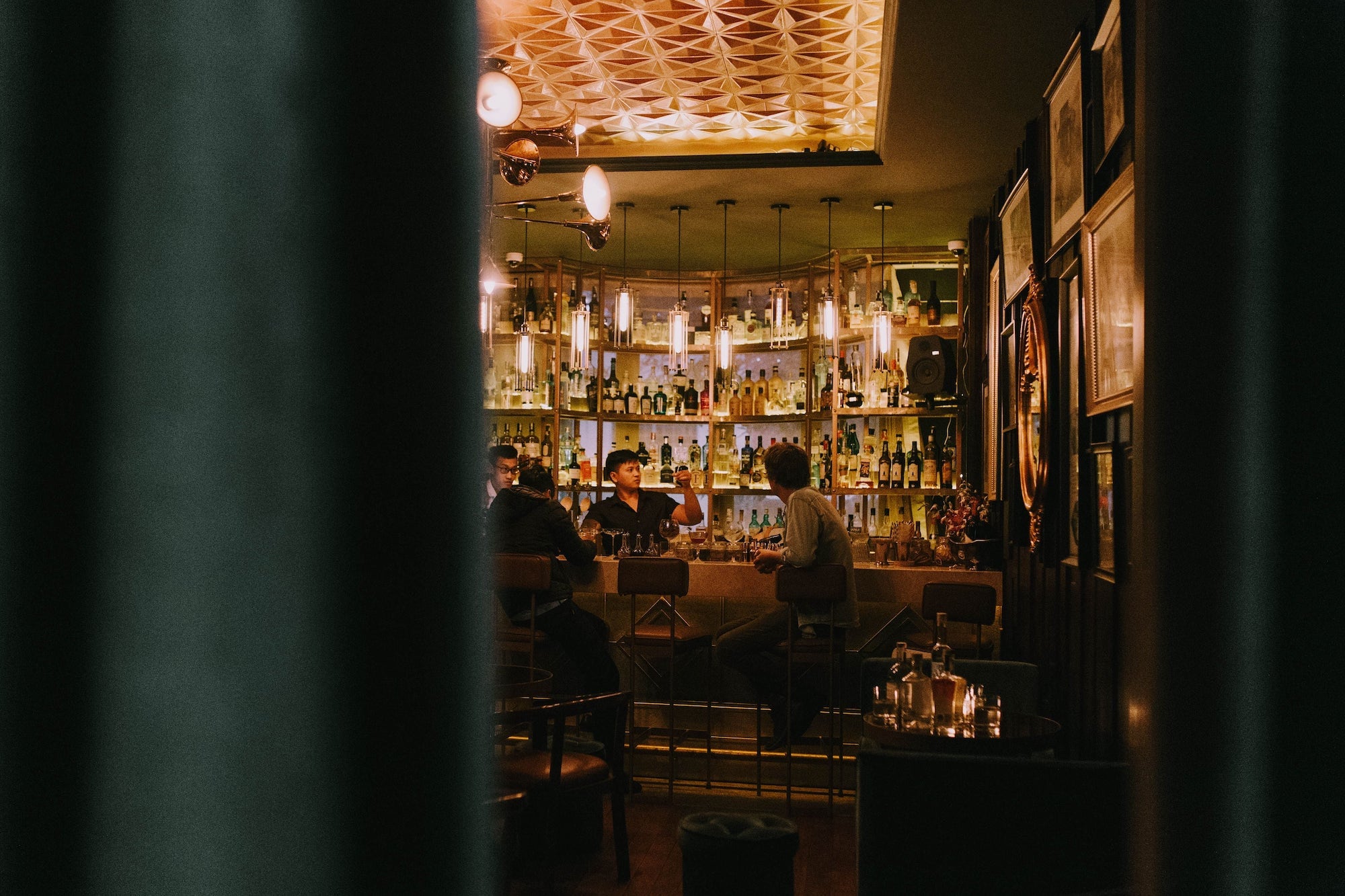 Speakeasy Bar là gì? Mad Botanist mang nét đẹp cổ điển