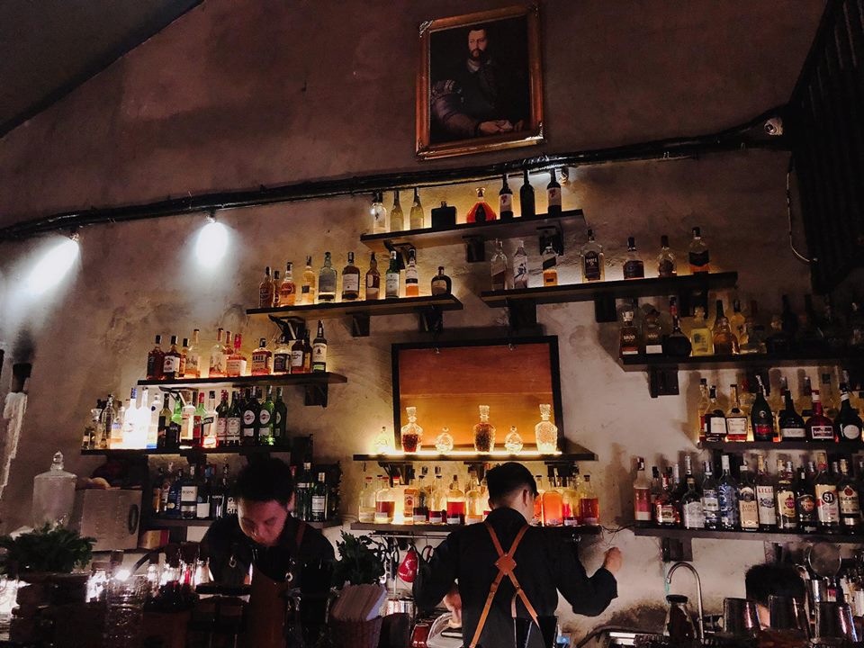 review the iron bank chi tiết